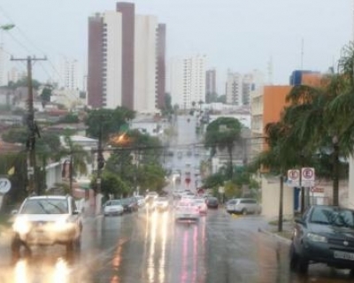 Dezembro come�a com alerta de temporais e granizo em MT