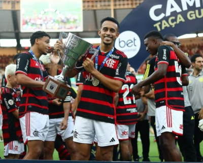 Aps flagra no motel, suposta amante detona ex-jogador do Flamengo