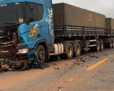 Motociclista morre aps colidir de frente com carreta na MT-235