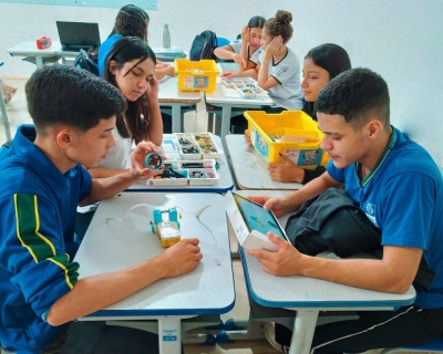 Robtica educacional impulsiona aprendizagem nas escolas da Rede Estadual de Ensino