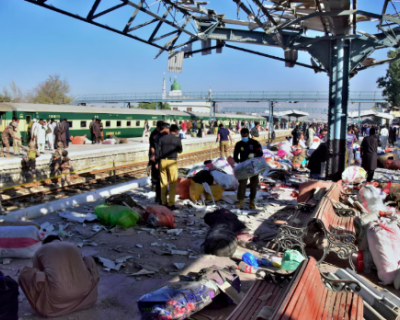 Atentado em estao de trem no Paquisto deixa 24 mortos
