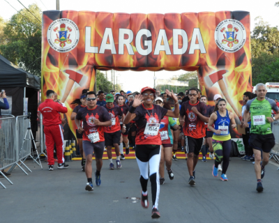 Corpo de Bombeiros inicia entrega de kits para 36� edi��o da Corrida Sesc Homens do Fogo