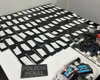 Opera��o apreende 86 celulares e drogas na Penitenci�ria Central de Cuiab�