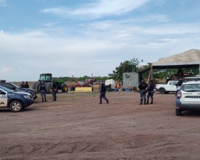 PM e Pol�cia Civil impedem invas�o a fazenda no interior de Mato Grosso