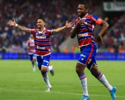 Fortaleza vence o Corinthians na estreia de Mano, vai � final da Sul-Americana pela 1� vez e faz hist�ria