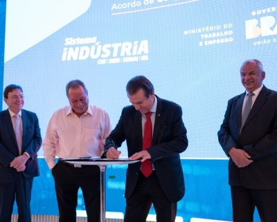Governo, CNI e Senai assinam acordo para oferecer 200 mil vagas em cursos gratuitos de qualificao profissional