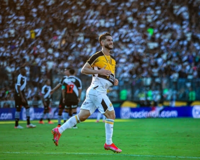 Crici�ma atropela Vasco e arranca aplausos da pr�pria torcida em S�o Janu�rio