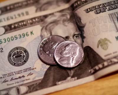 D�lar dispara e atinge R$ 6,26, maior valor desde o Plano Real; Bolsa cai mais de 3%