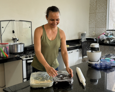 Confeiteira investe em equipamentos e amplia seu negcio com crdito da Desenvolve MT