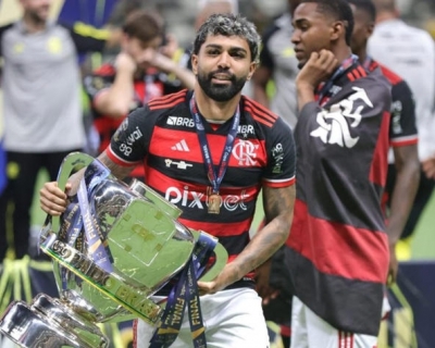 Um ms aps deixar o Flamengo, Gabigol assina contrato e ir receber R$ 1,5 milho no Cruzeiro