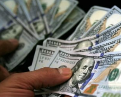 Banco Central vende US$ 3 bilh�es em leil�o extraordin�rio para conter alta do d�lar