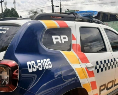 Homem atira em mercado, atinge mulher e morre em confronto com a PM
