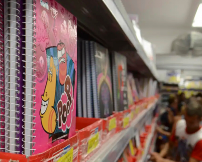 Gastos com material escolar impactam or�amento de 85% das fam�lias