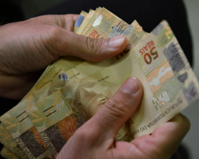 Poupan�a registra retirada l�quida de R$ 15,44 bilh�es em 2024, melhor resultado em quatro anos