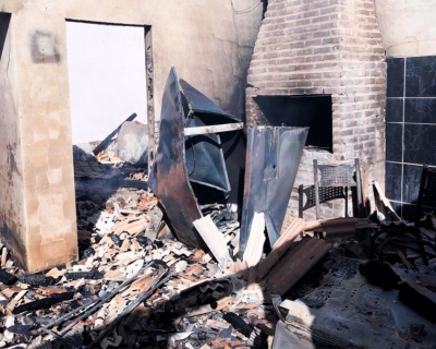 Celular causa inc�ndio e resid�ncia fica destru�da