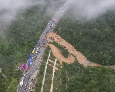 DESABAMENTO DE RODOVIA NO SUL DA CHINA DEIXA 48 MORTOS, ​​DIZ MDIA ESTATAL