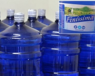 Vigil�ncia suspende venda de marca de �gua mineral em MT