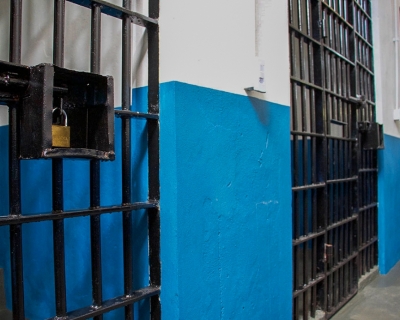 Oito detentos fogem ap�s cavarem buraco em pres�dio de Mato Grosso; 5 recapturados