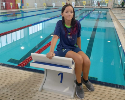 Atleta de natao representa Mato Grosso na 1 fase do Camping Escolar Paralmpico