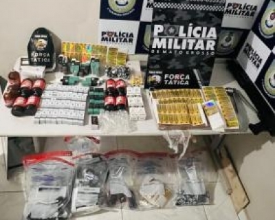 For�a T�tica prende um e fecha f�brica clandestina de anabolizantes em quitinete