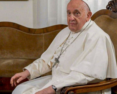 Papa Francisco  diagnosticado com infeco respiratria e permanece internado em Roma