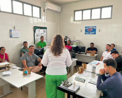 Agentes de Combate s Endemias de Juscimeira participam de capacitao para fortalecer aes de sade no municpio