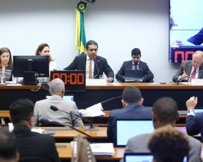 Cmara dos Deputados aprovou projeto contra a equiparao da unio homoafetiva ao casamento civil