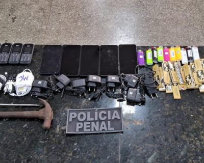 Pol�cia Penal apreende celulares, ferramentas e outros il�citos arremessados para dentro de penitenci�ria