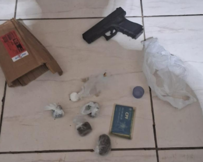 Pol�cia Civil apreende tr�s adolescentes e prende adulto por picha��o com siglas de fac��o