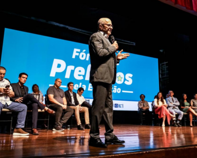 Mais de 100 prefeitos participam do 1 Frum de Prefeitos pela Educao em Cuiab