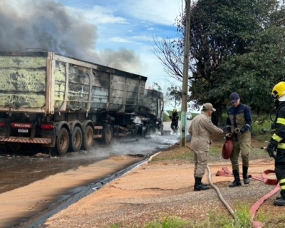 Incndio consome caminho na BR-163 em Sorriso