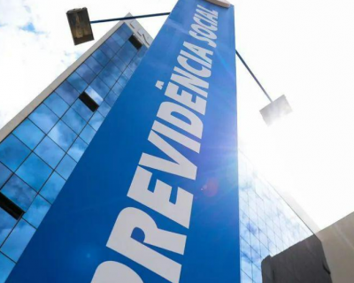 Lula assina decreto que antecipa 13� sal�rio de aposentados e pensionistas do INSS