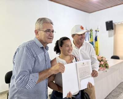Moradores do municpio de Guiratinga receberam o documento do Governo de MT