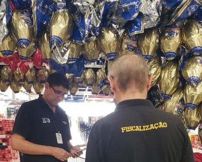 IPEM-MT fiscaliza produtos de Pscoa e pescados em Cuiab e Vrzea Grande