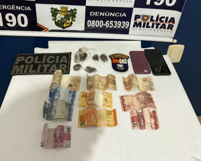Pol�cia Militar det�m tr�s pessoas por tr�fico e apreende por��es de drogas