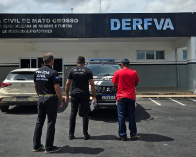 Pol�cia Civil prende advogado e suposto cliente que tentavam tirar Jeep Renegade de delegacia com documento falso