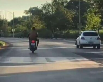 Motociclista sem capacete morre ao colidir com poste na Mrio Andreazza, em VG