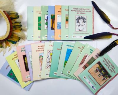 Seduc entrega s escolas indgenas livros para alfabetizao em lngua materna