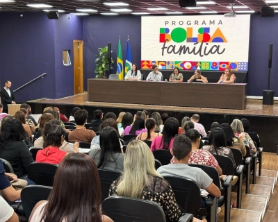 Seduc realiza encontro com profissionais das escolas estaduais com foco no programa Bolsa Famlia