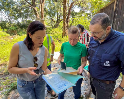 Prefeita de Vrzea Grande visita rea cedida pela Empaer onde ser construdo novo parque municipal