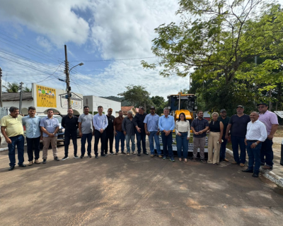 Governo de MT entrega novas mquinas e fortalece investimentos na produo dos municpios de Rio Branco e Salto do Cu