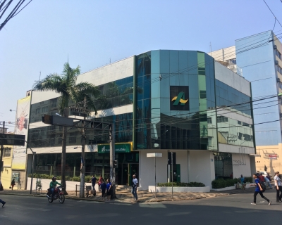 Criminosos invadem banco em Cuiab e furtam notebooks, armas e munies