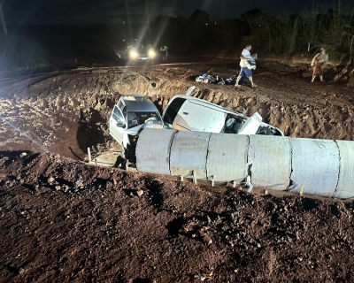 Discuss�o no tr�nsito termina em persegui��o e acidente em obra no bairro Sucuri em V�rzea Grande