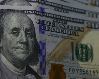 D�lar avan�a para R$ 5,63 em sess�o de ajustes no mercado brasileiro