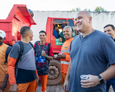 Prefeitura de Cuiab promove caf da manh em homenagem ao Dia do Gari e ouve demandas da categoria