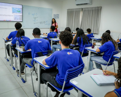 Comunidade escolar vai decidir sobre converso de 28 novas escolas para o modelo cvico-militar