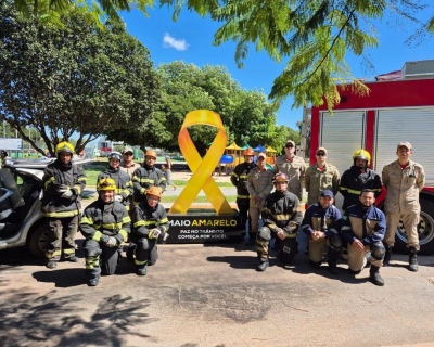 Corpo de Bombeiros realiza simulado de salvamento de acidente em praa e chama ateno para segurana no trnsito  