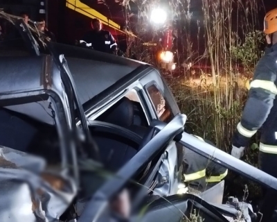 Motorista morre preso s ferragens aps capotamento na MT-130, em Poxoru