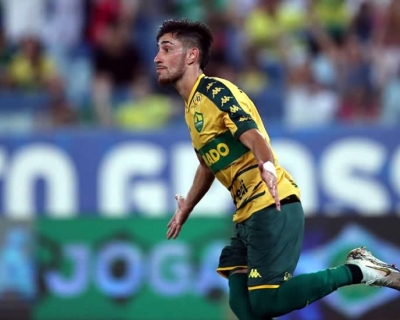 Pedrinho  afastado do Cuiab aps desentendimento com colegas de time  