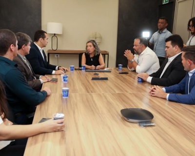 Fora-tarefa faz primeira reunio e comea a atuar: contratos sero analisados pelo Procon